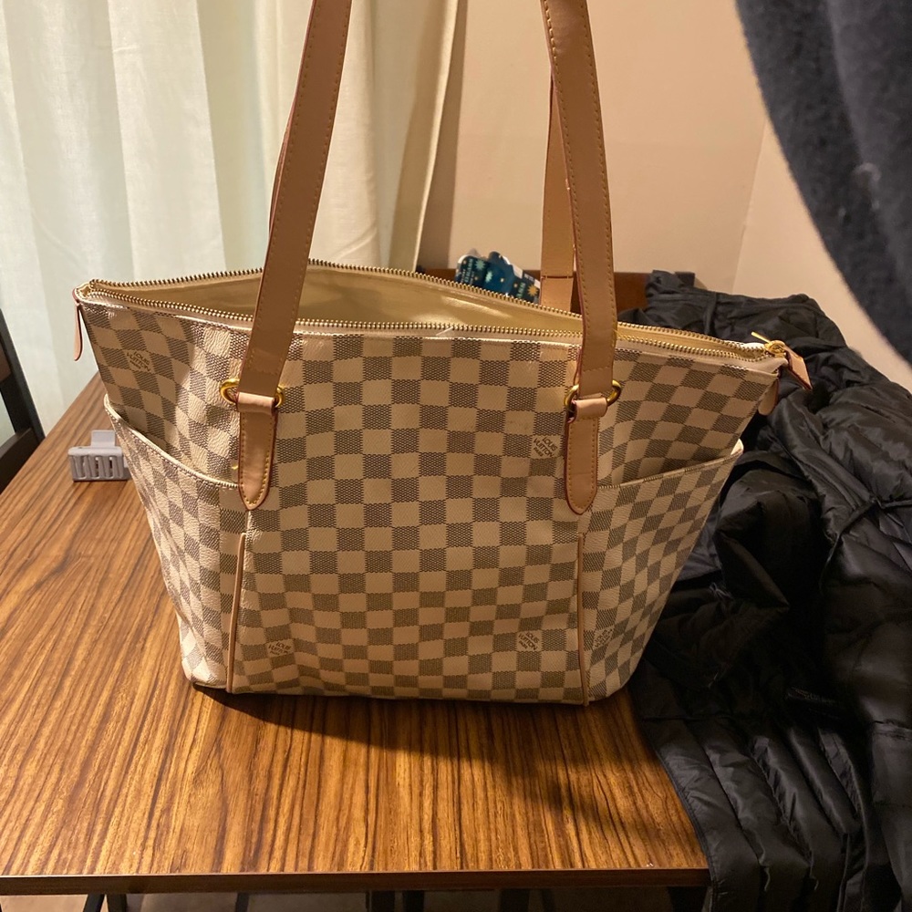 Louis Vuitton purse
